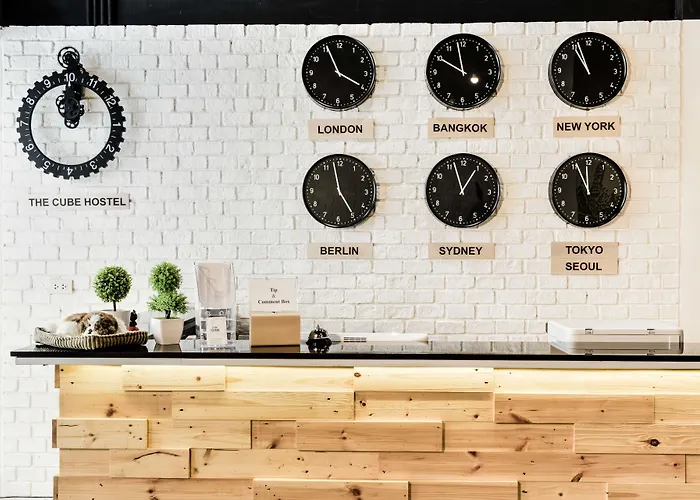 Cube SilomHostel