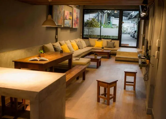 อินอะบ๊อกซ์Hostel